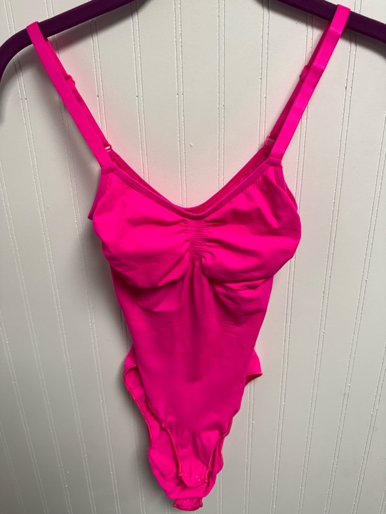 SKIMS Tops - SKIMS Seamless Sculpt Brief Bodysuit